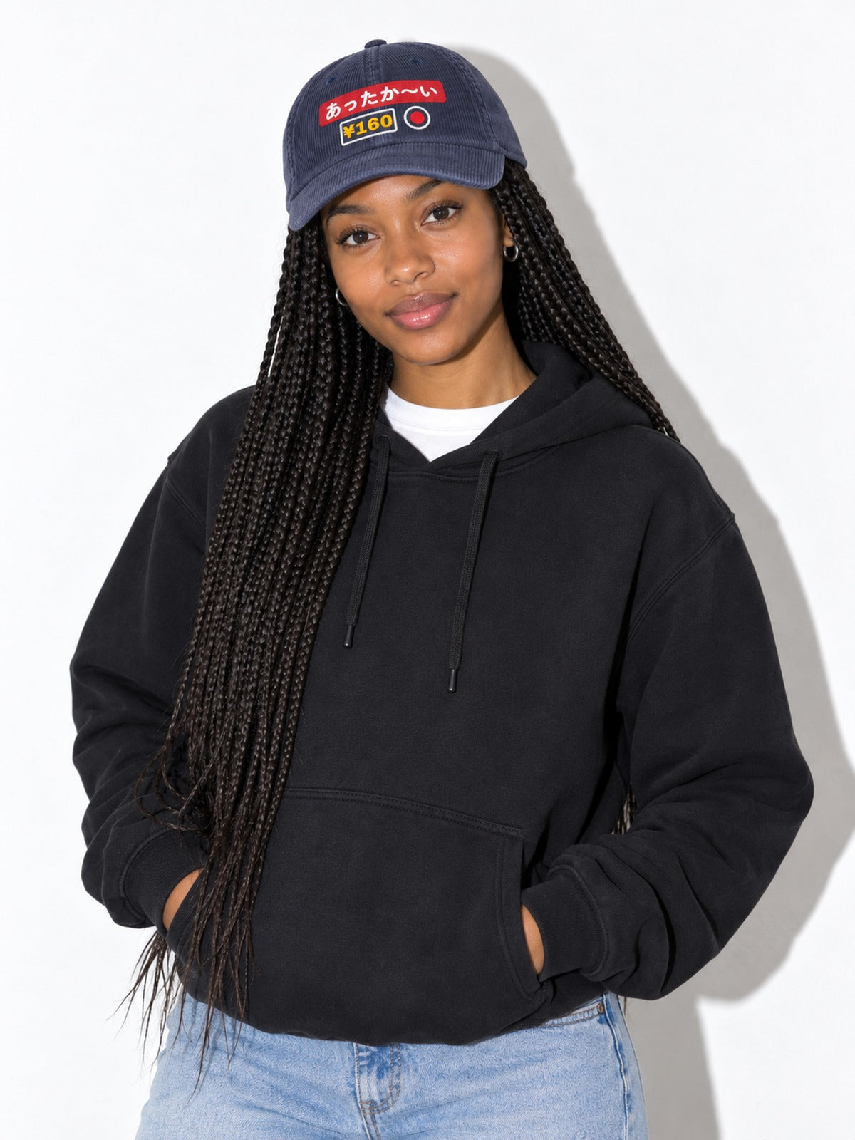 Attaka-i corduroy cap, navy, waist-up