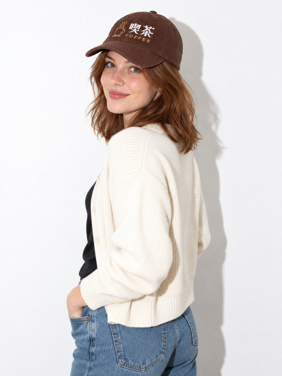 Kissa corduroy cap, brown, over-the-shoulder