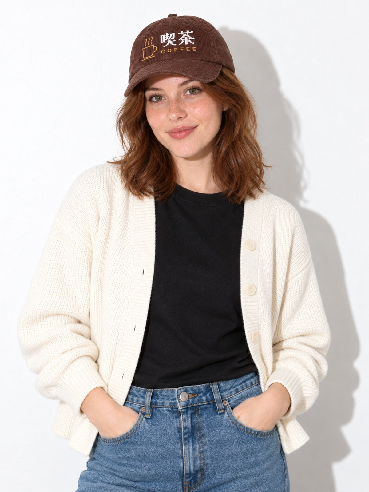 Kissa corduroy cap, brown, waist-up