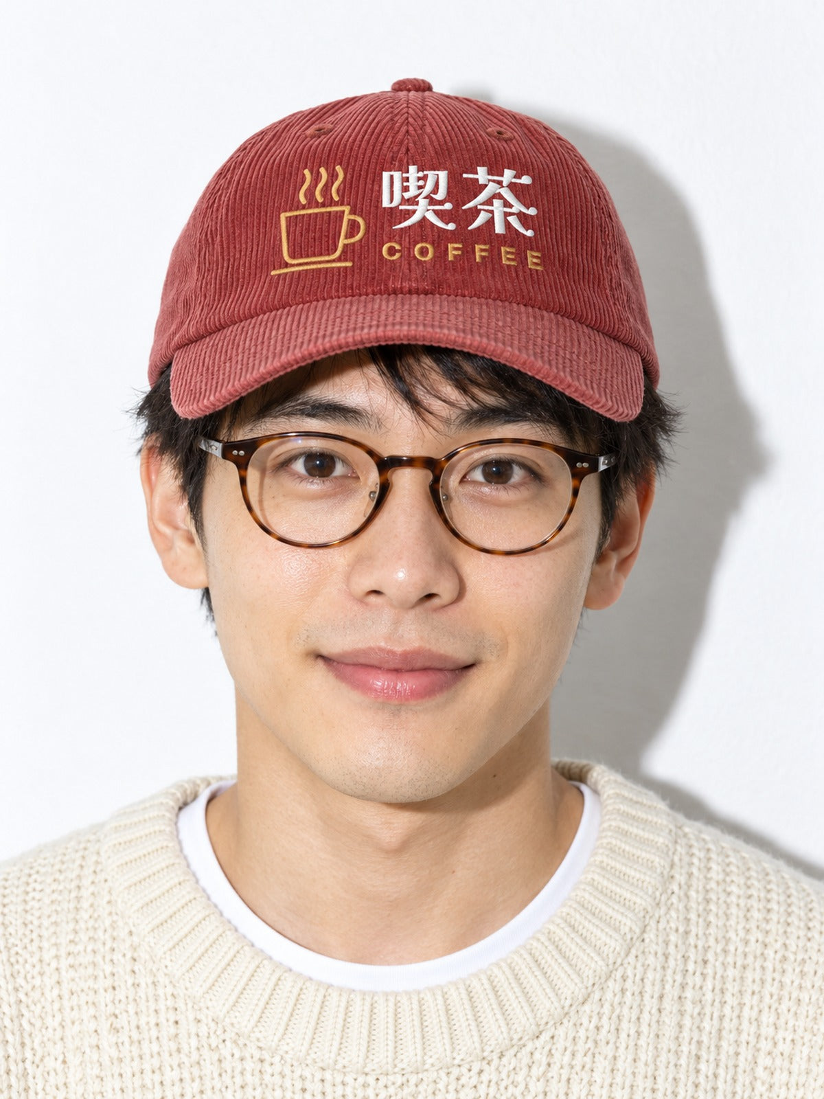 Kissa corduroy cap, burgundy, portrait