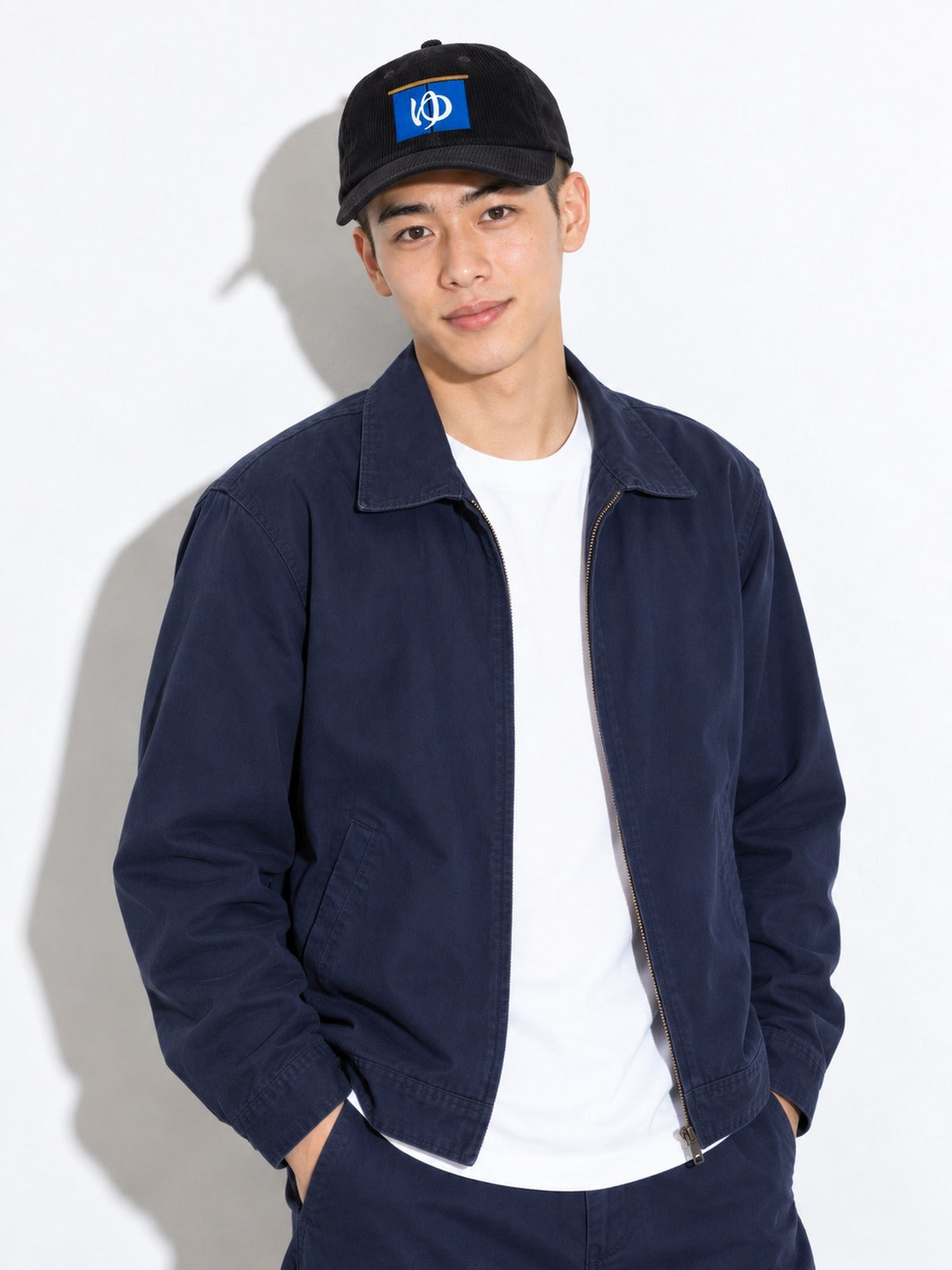 Sentō corduroy cap, black, waist-up