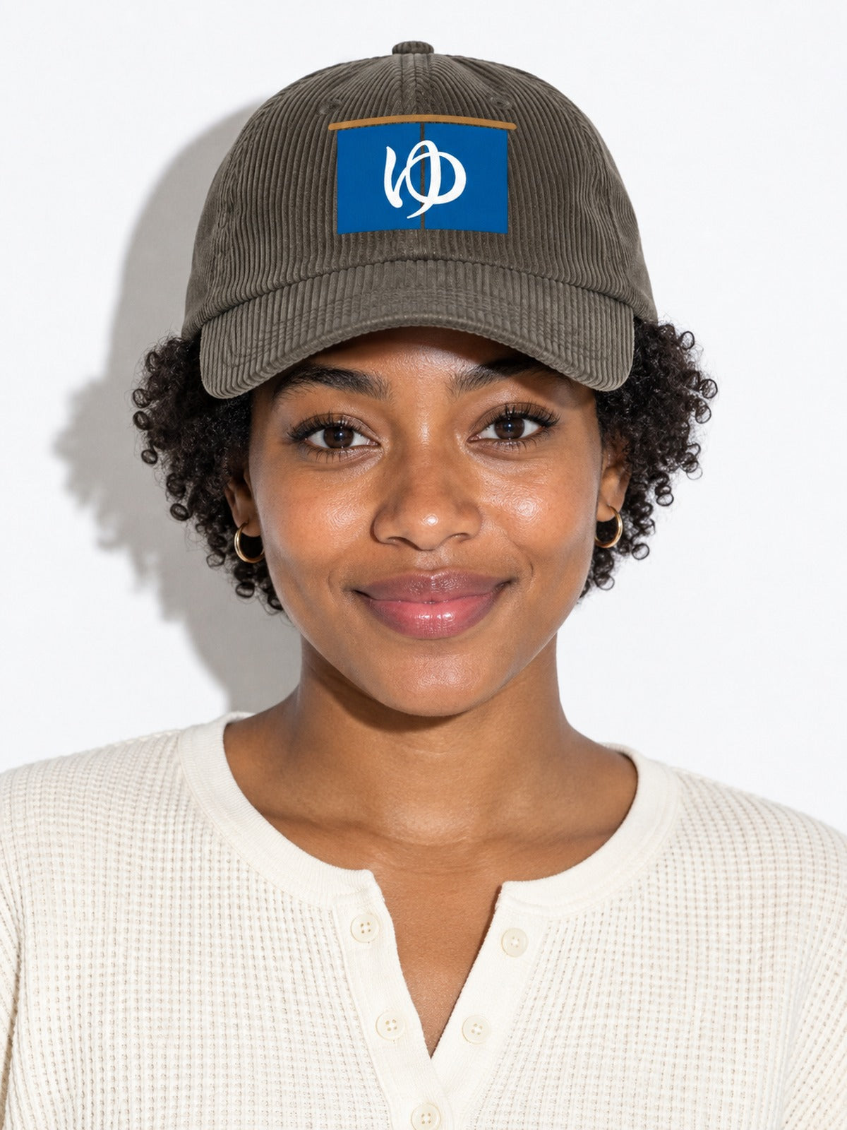 Sentō corduroy cap, olive, portrait