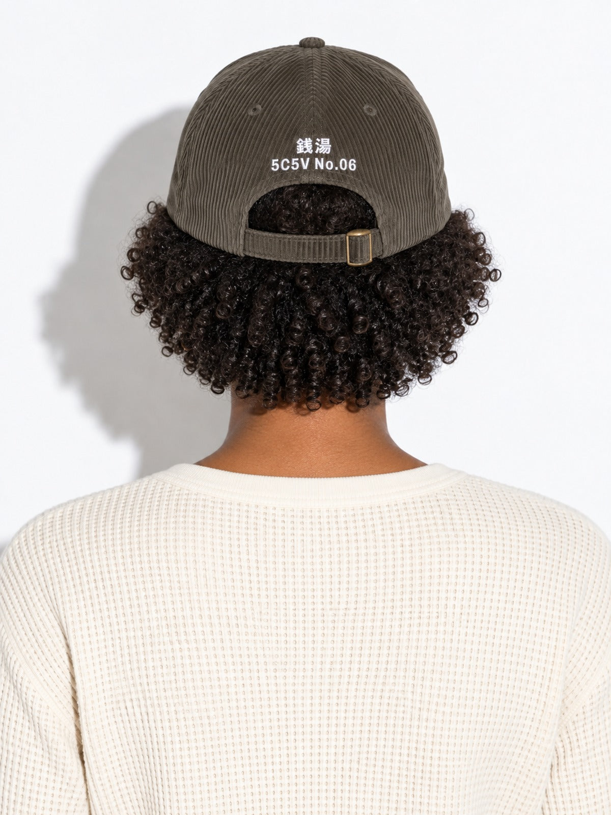 Sentō corduroy cap, olive, back view