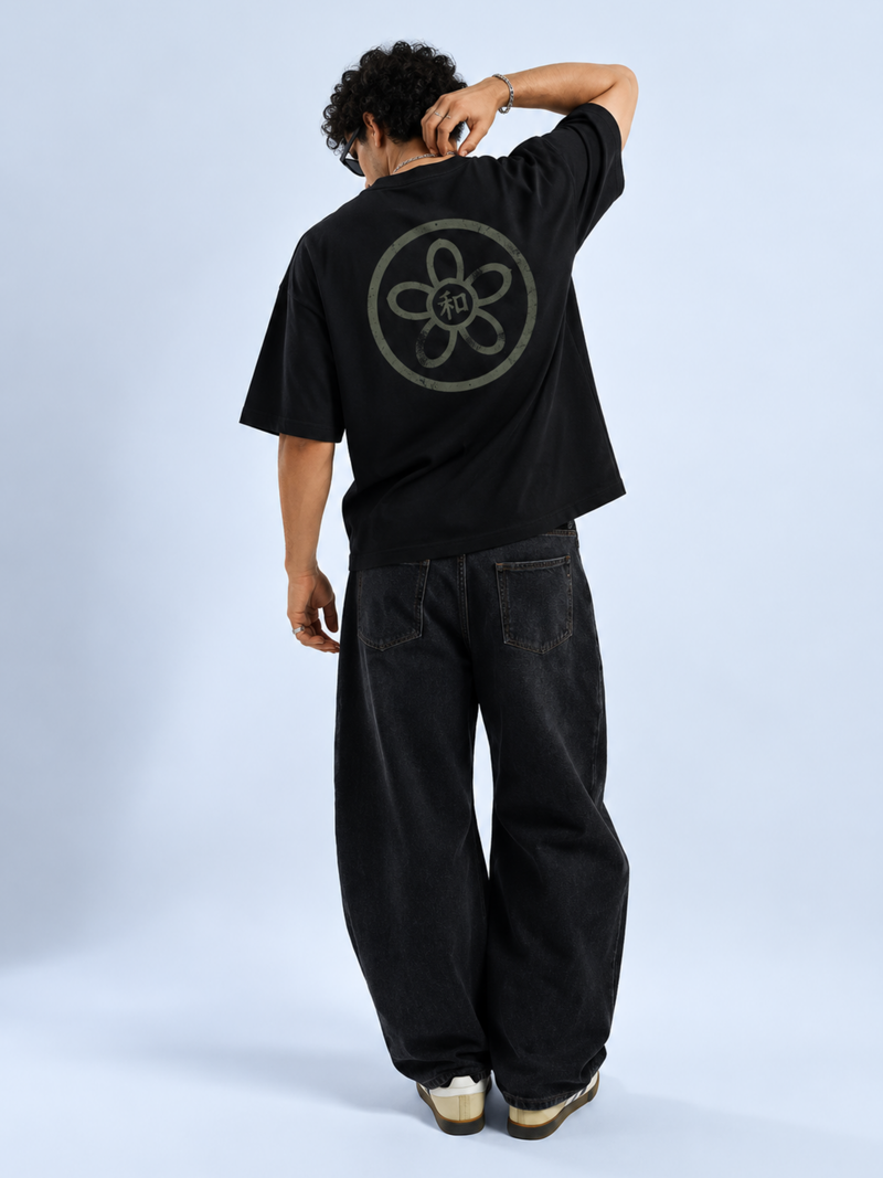 Kyoto Harmony 和 Black Graphic Tee