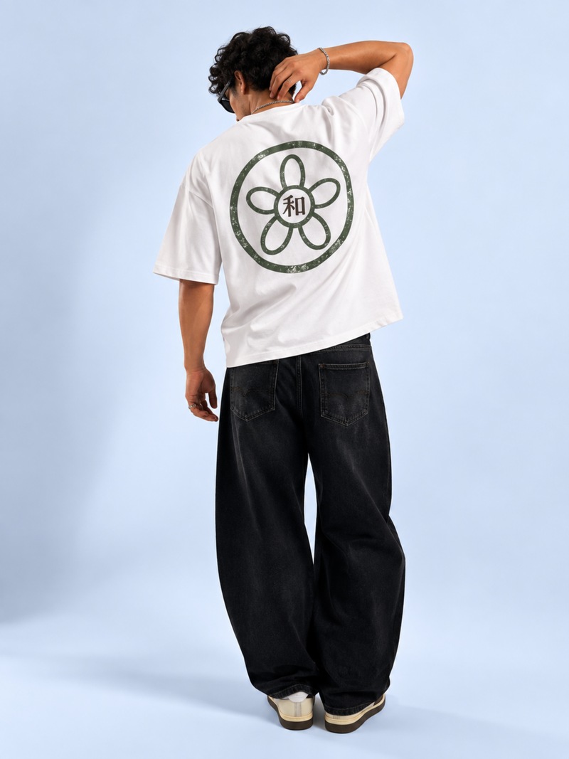 Kyoto Harmony 和 White Graphic Tee