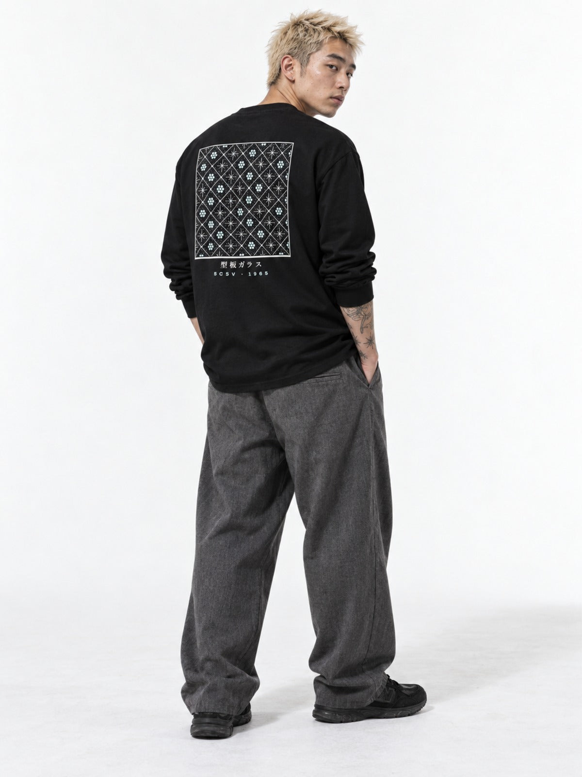 Kataita Garasu 型板ガラス Japanese Long Sleeve T-Shirt in black by 5C5V, on model, back view